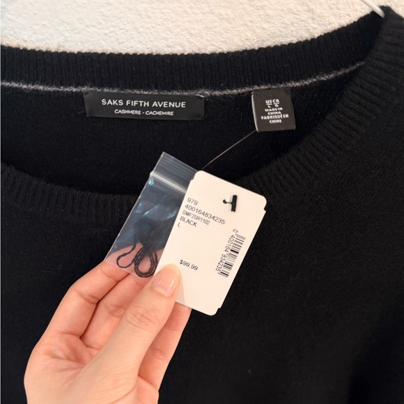 Saks Fifth Avenue Classic Black Crew Neck Cashmere Sweater - Picture 2 of 3